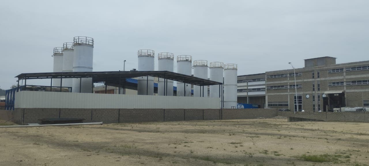 Tanques de almacenamiento líquido en Mamonal